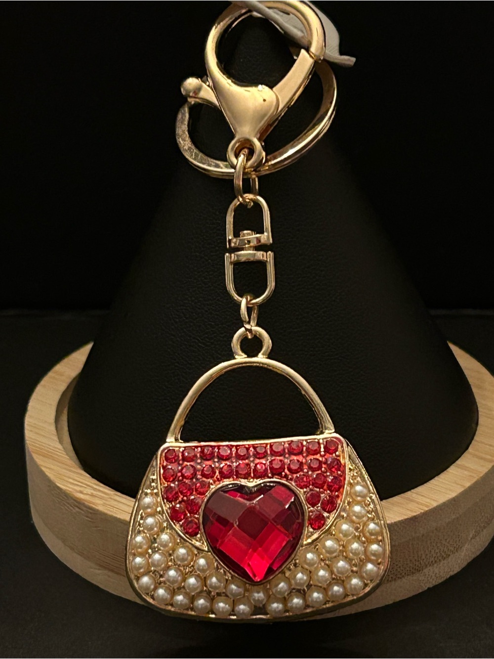 PREMIUM Gold-Tone Metal Handbag Bag Charm Keychain with Red Heart ❤️ and Pearls